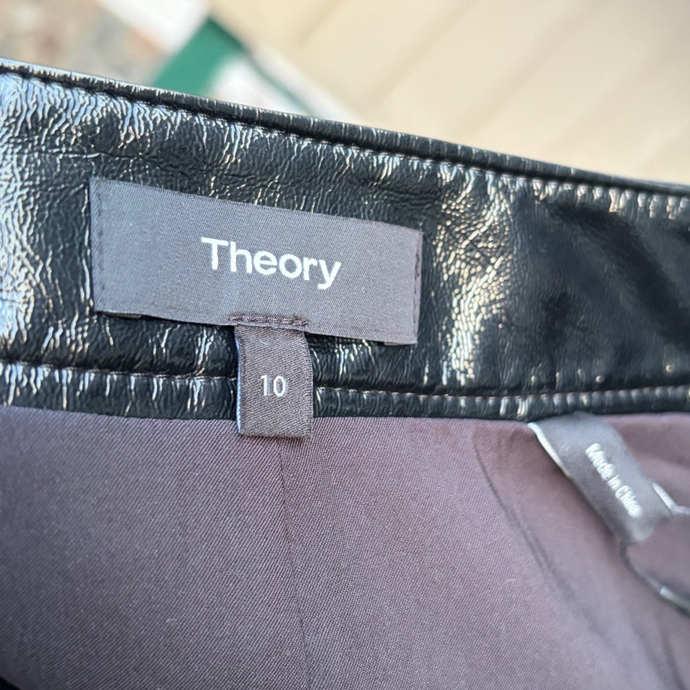 🆕 Theory Black Patent Texture Mini Skirt Size 10 Glossy Leather Designer Mini - Picture 11 of 12